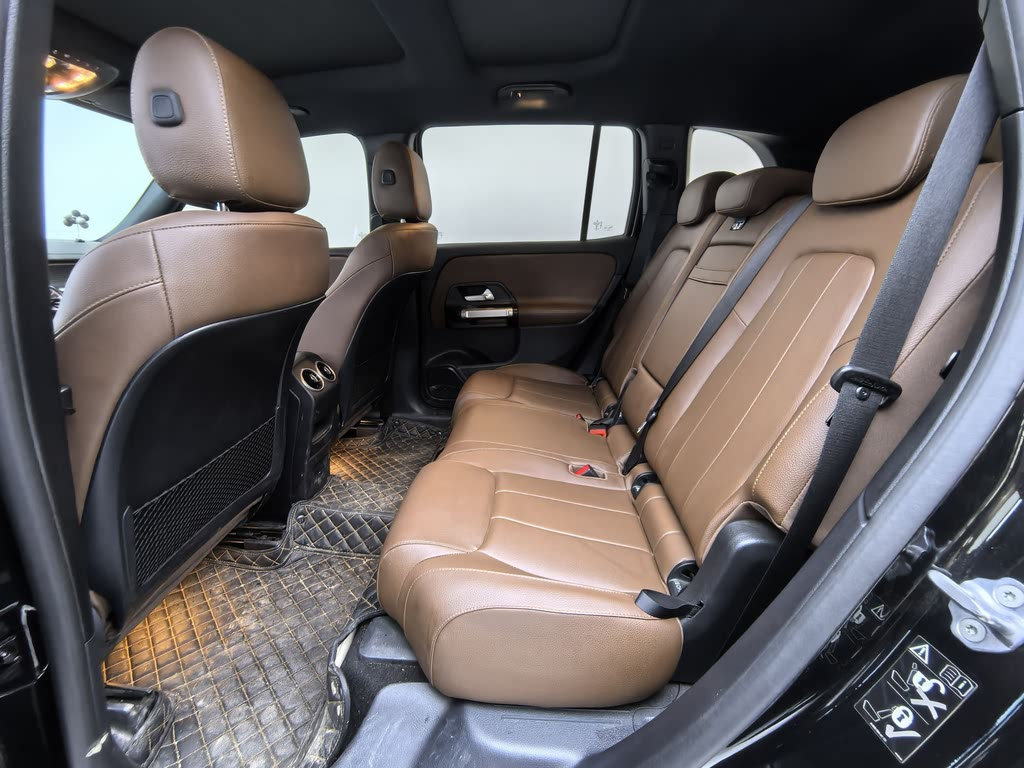 MERCEDES BENZ GLB 2023