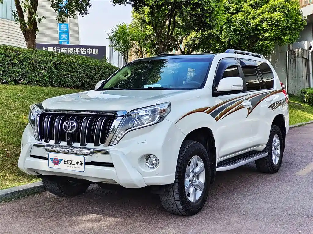 TOYOTA PRADO 2016
