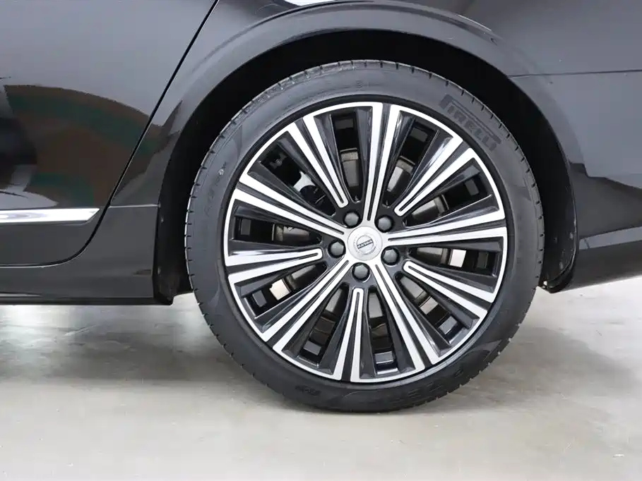 VOLVO S90 2021