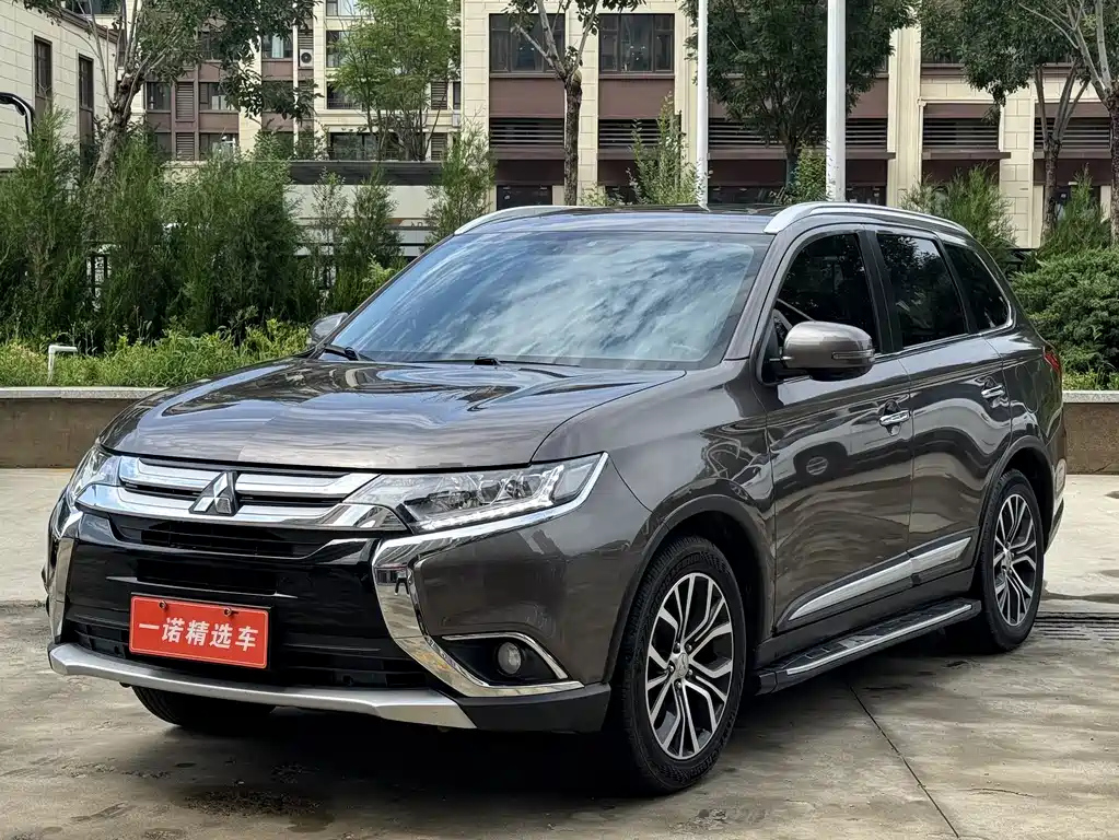 MITSUBISHI OUTLANDER 2018
