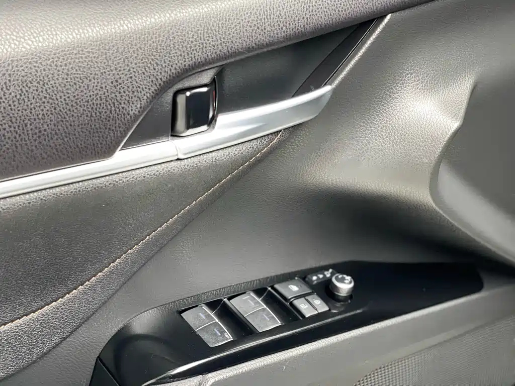 TOYOTA CAMRY 2023