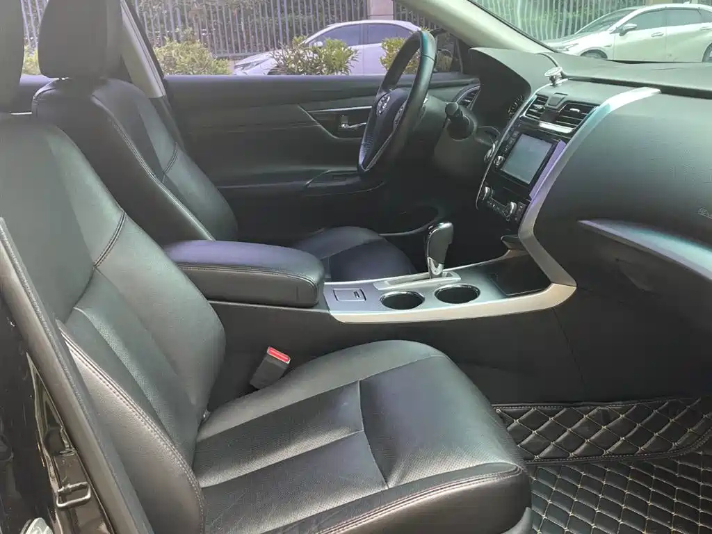 NISSAN TEANA 2018