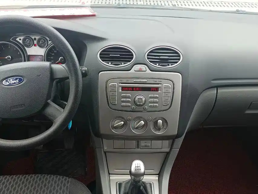 FORD FOCUS 2012