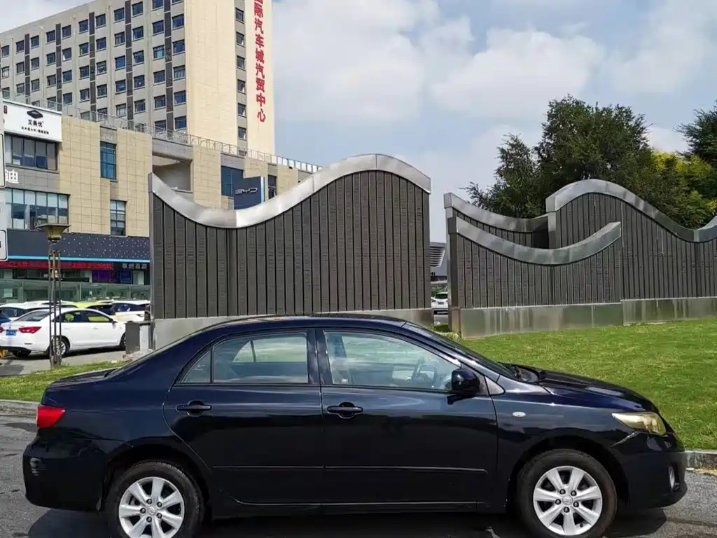 TOYOTA COROLLA 2012