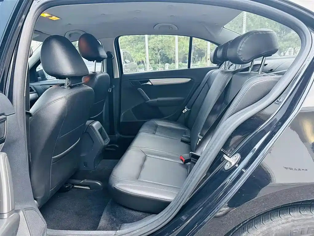 VOLKSWAGEN LAVIDA 2017
