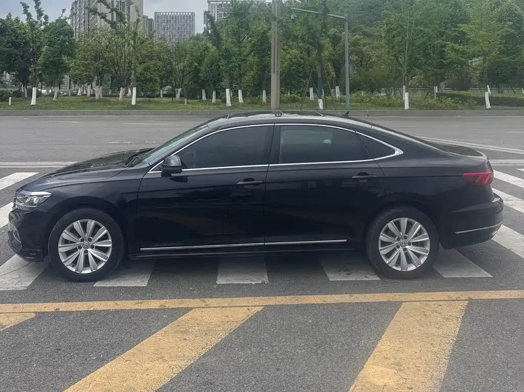 VOLKSWAGEN PASSAT 2019