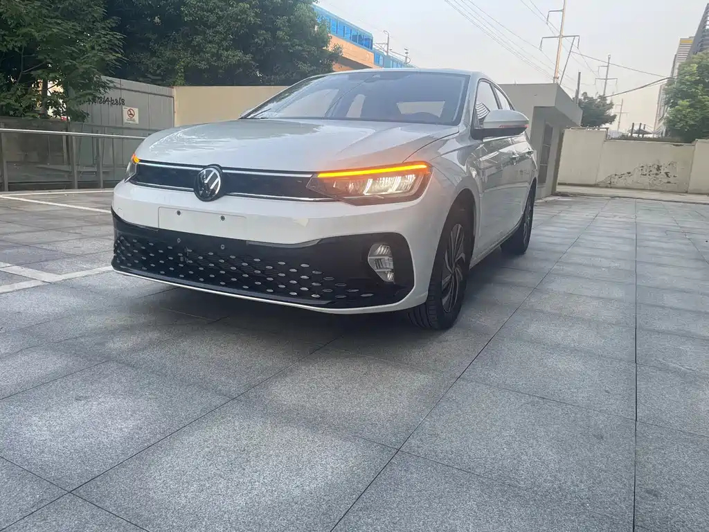 VOLKSWAGEN LAVIDA 2023