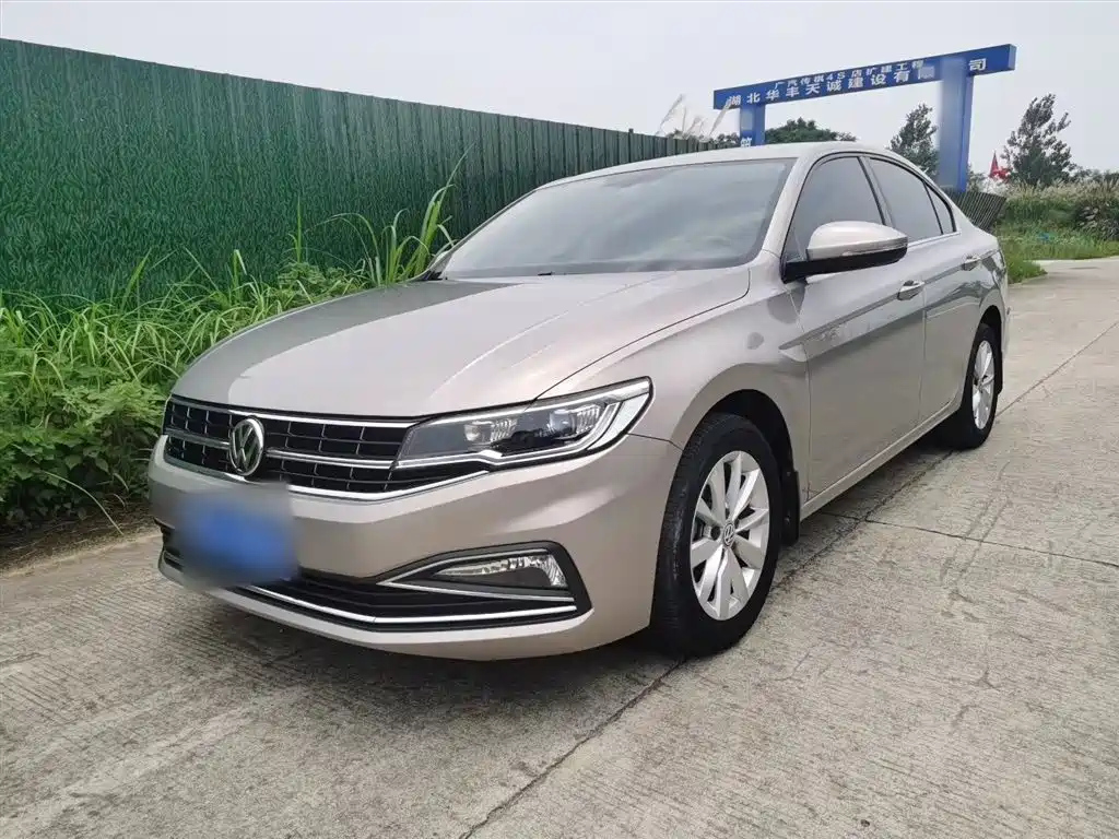VOLKSWAGEN BORA 2020