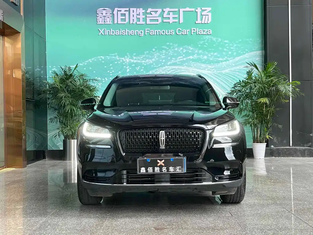 LINCOLN ADVENTURER 2021