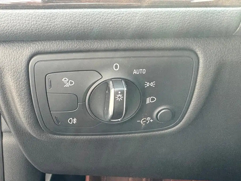 AUDI A6L 2016
