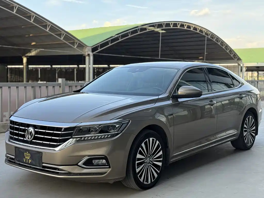 VOLKSWAGEN PASSAT 2019