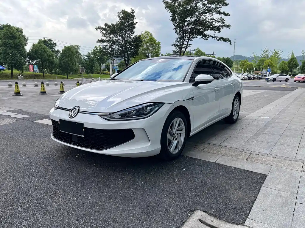 VOLKSWAGEN LAMANDO 2023