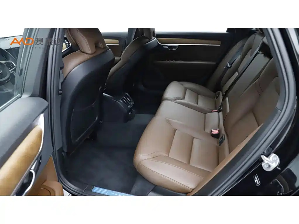 VOLVO S90 2023