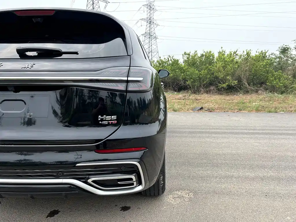 HONGQI HS5 2023