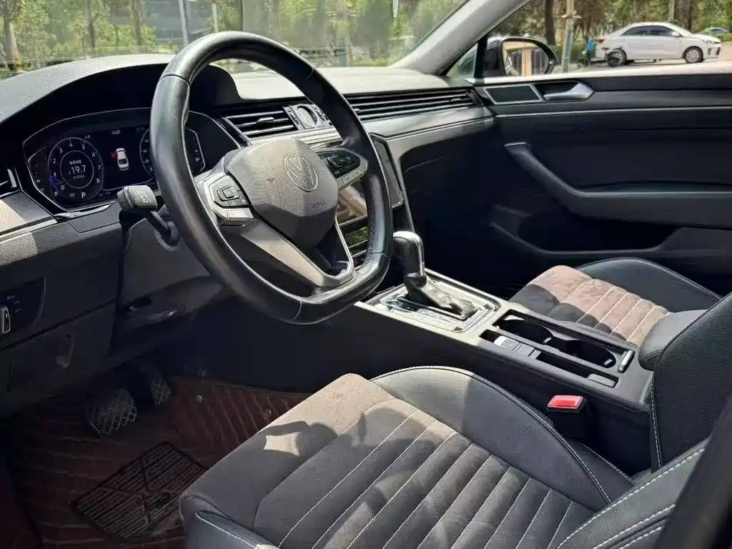 VOLKSWAGEN MAGOTAN 2021