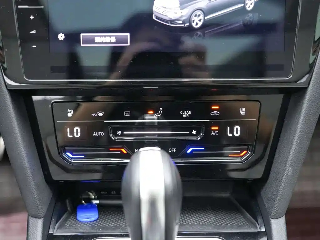 VOLKSWAGEN MAGOTAN 2023