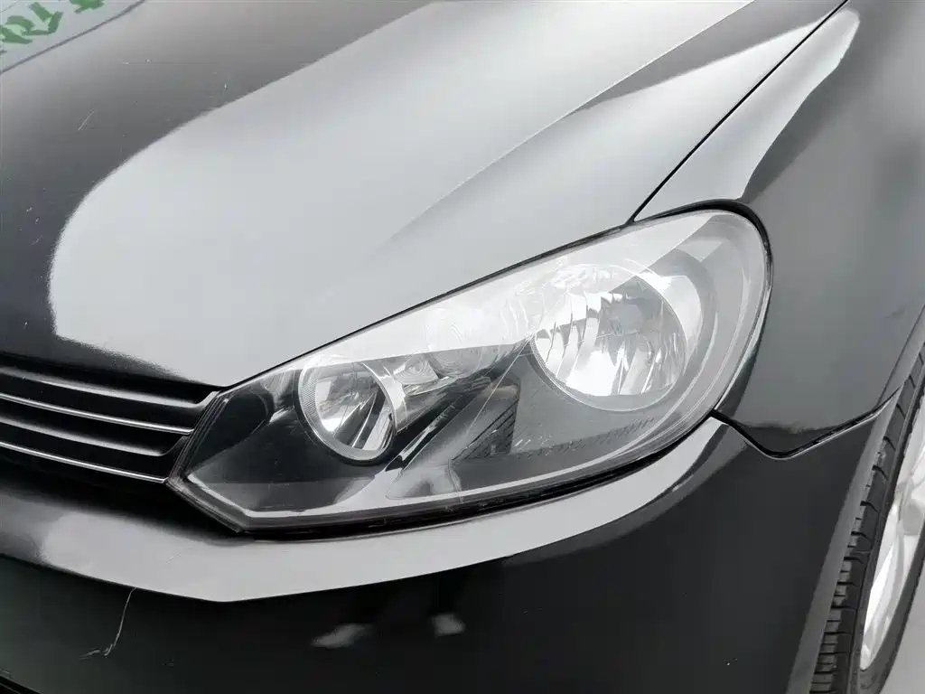VOLKSWAGEN GOLF 2011