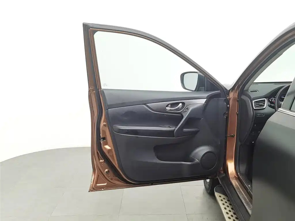 NISSAN X-TRAIL 2014