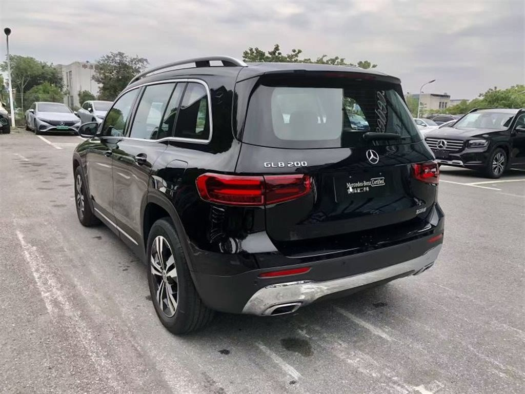 MERCEDES BENZ GLB 2024