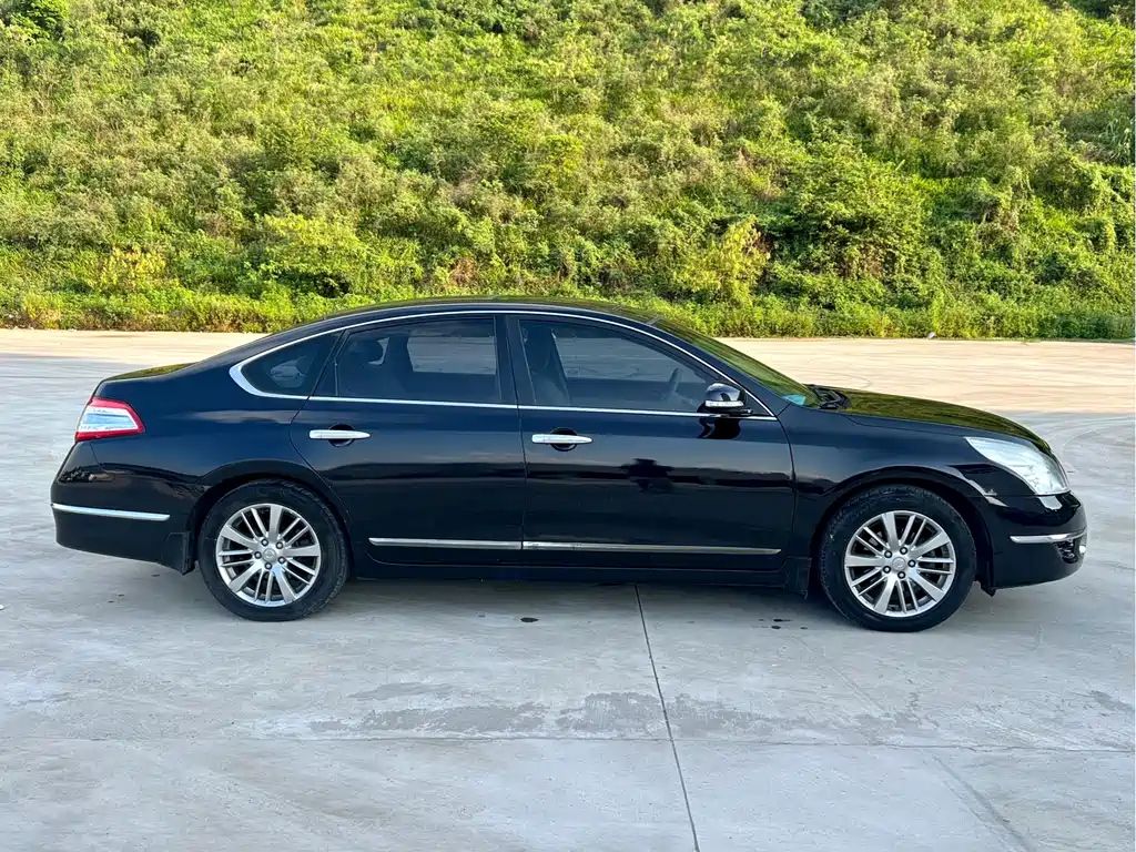 NISSAN TEANA 2011