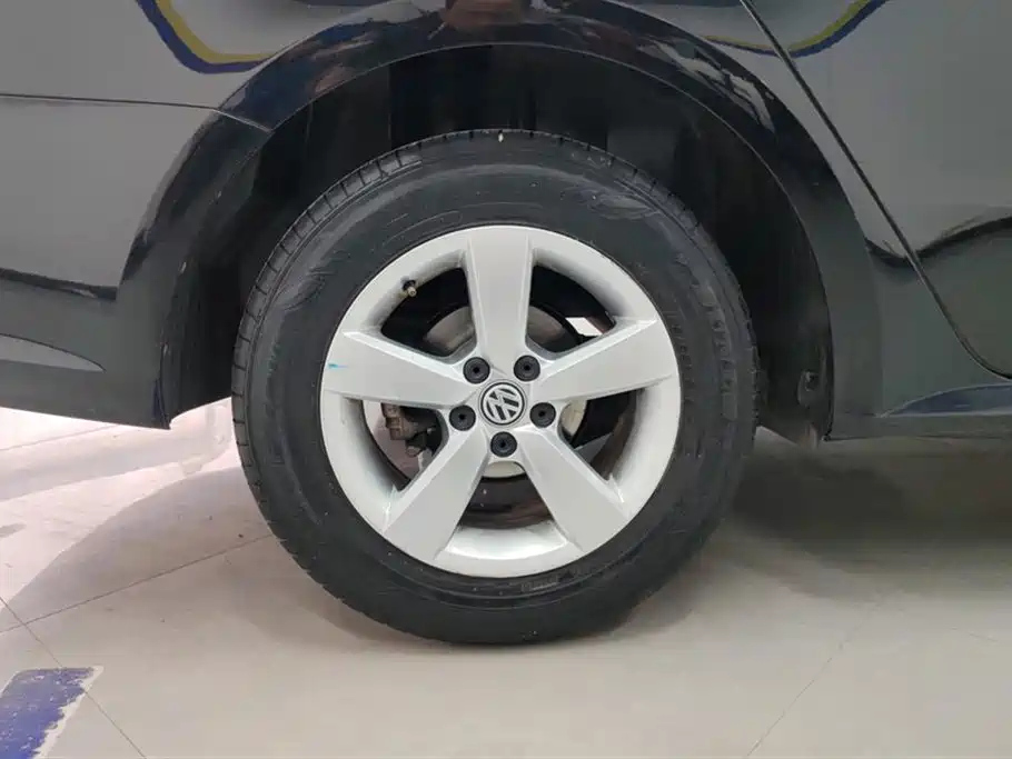 VOLKSWAGEN LAVIDA 2019