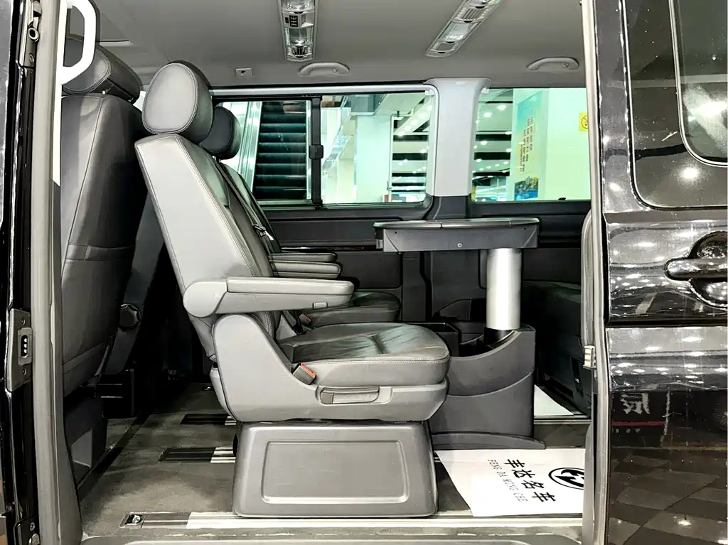 VOLKSWAGEN MULTIVAN 2012