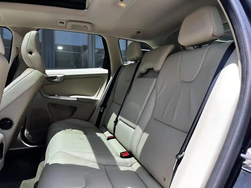 VOLVO XC60 IMPORT 2014