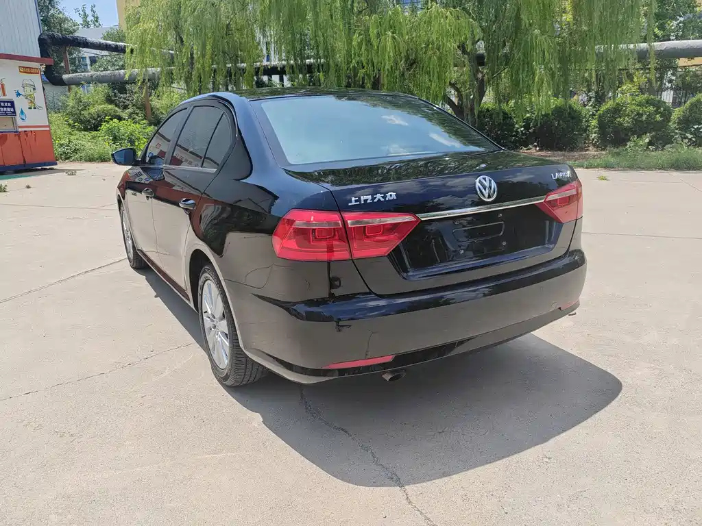 VOLKSWAGEN LAVIDA 2013