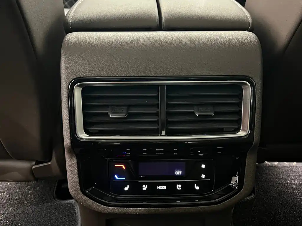 VOLKSWAGEN VILORAN 2024