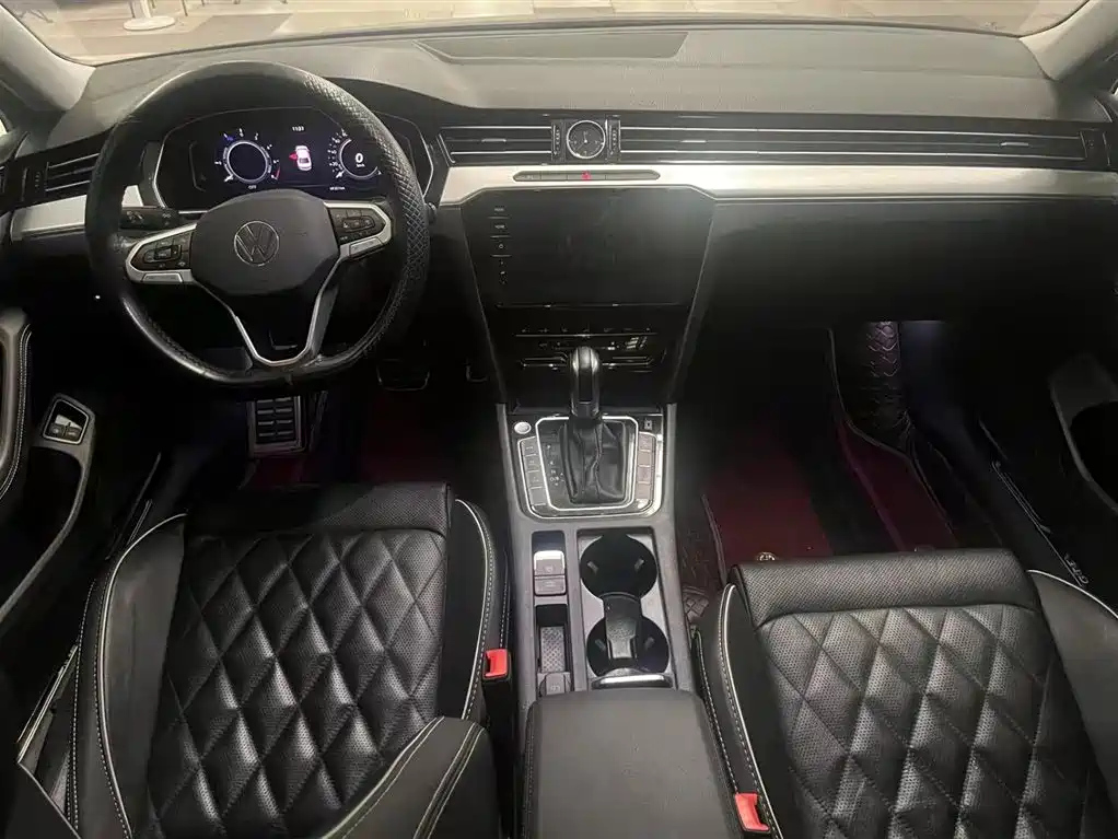 VOLKSWAGEN MAGOTAN 2023