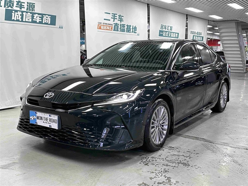 TOYOTA CAMRY 2024