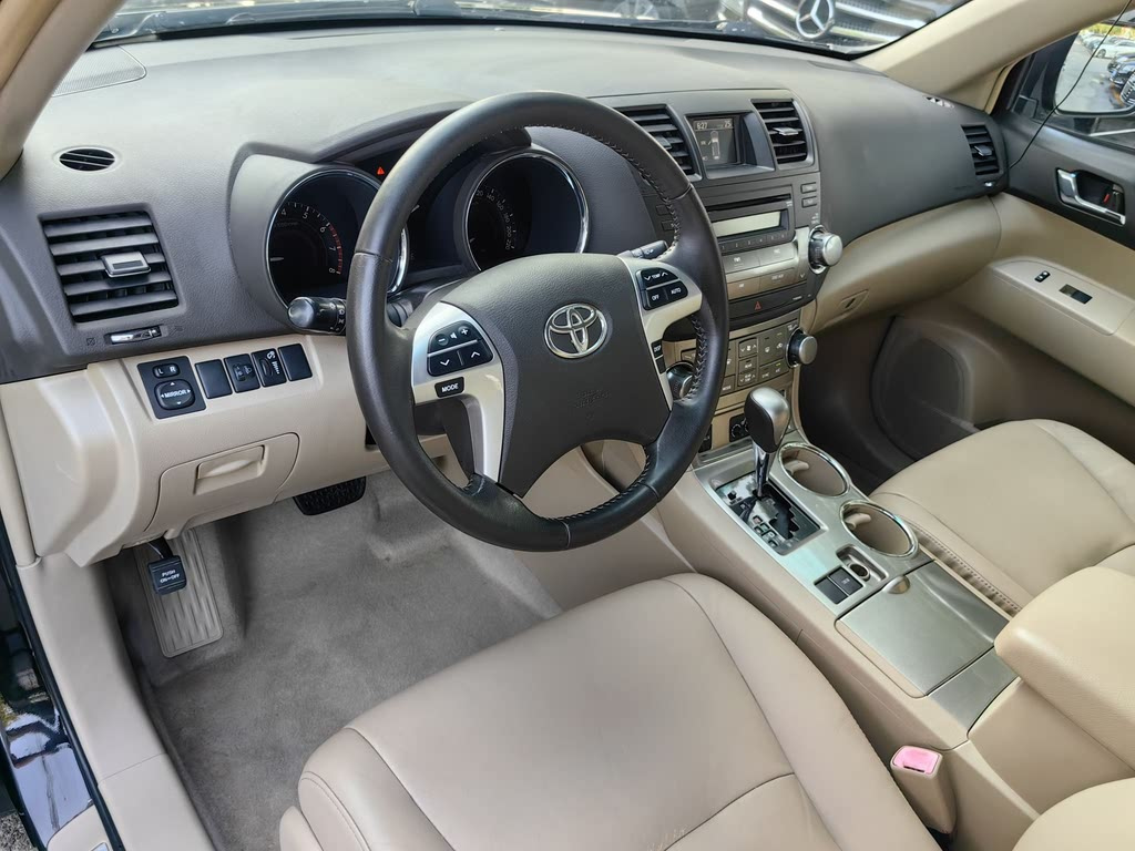 TOYOTA HIGHLANDER 2012