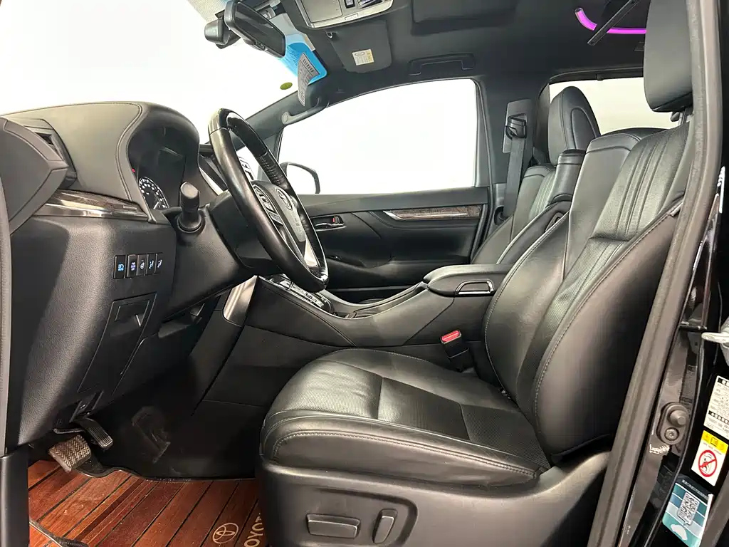 TOYOTA ALPHARD 2018