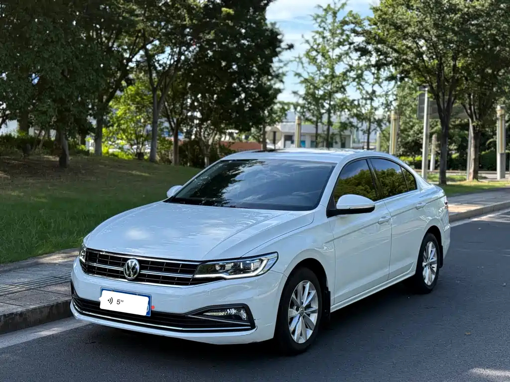 VOLKSWAGEN BORA 2020