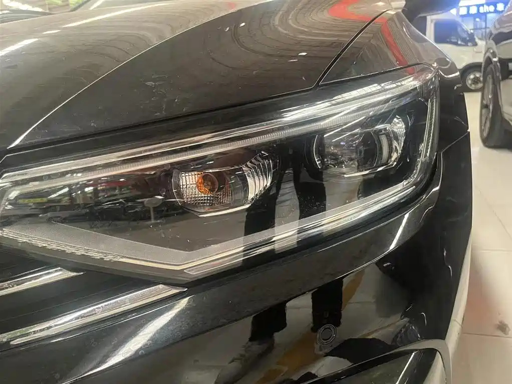 VOLKSWAGEN MAGOTAN 2023