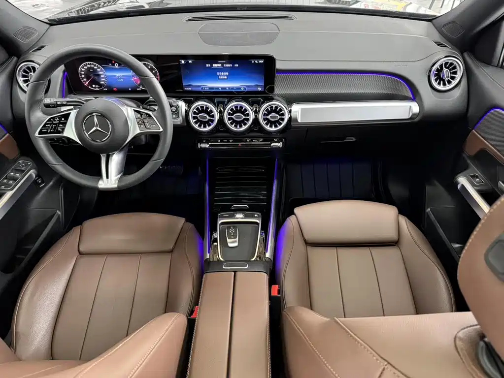 MERCEDES BENZ GLB 2024