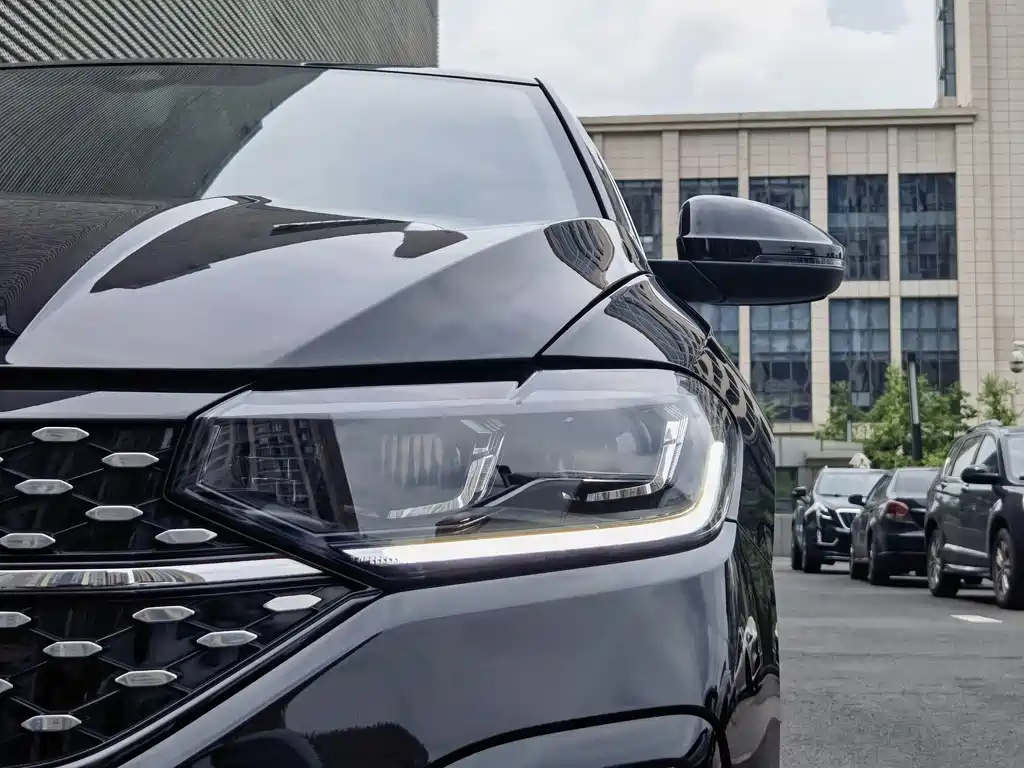 VOLKSWAGEN LAVIDA 2023