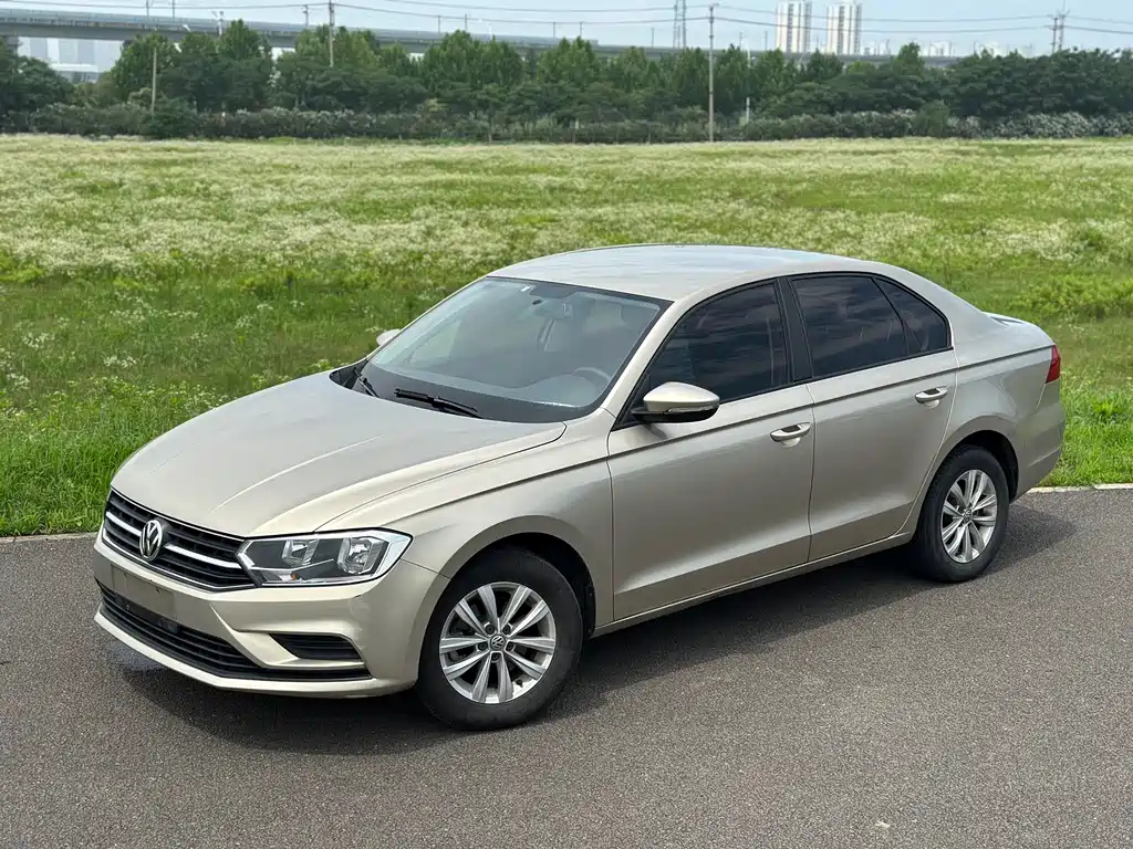 VOLKSWAGEN BORA