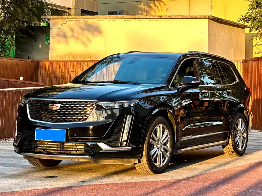 CADILLAC XT6 2021