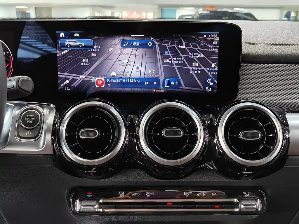 MERCEDES BENZ GLB 2024