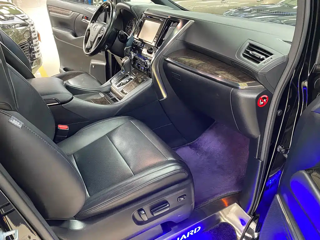 TOYOTA ALPHARD 2018