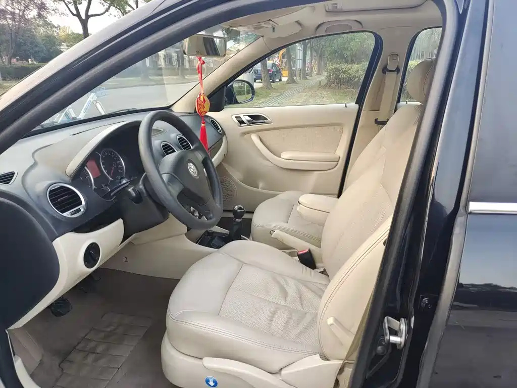 VOLKSWAGEN LAVIDA 2010