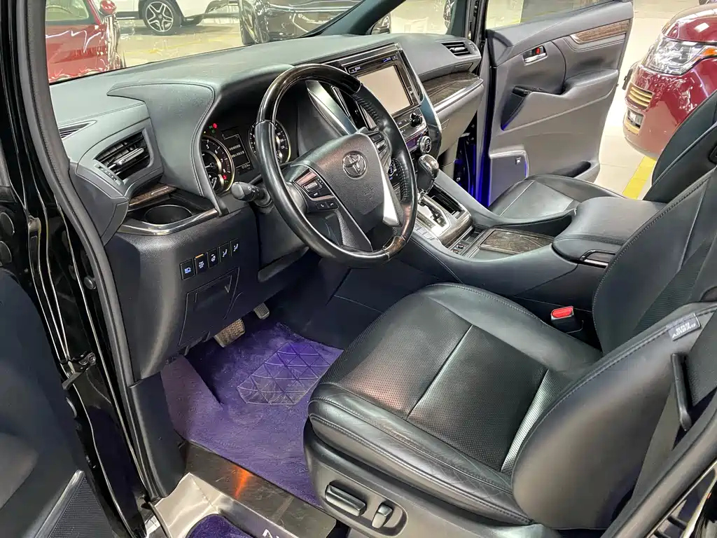TOYOTA ALPHARD 2018