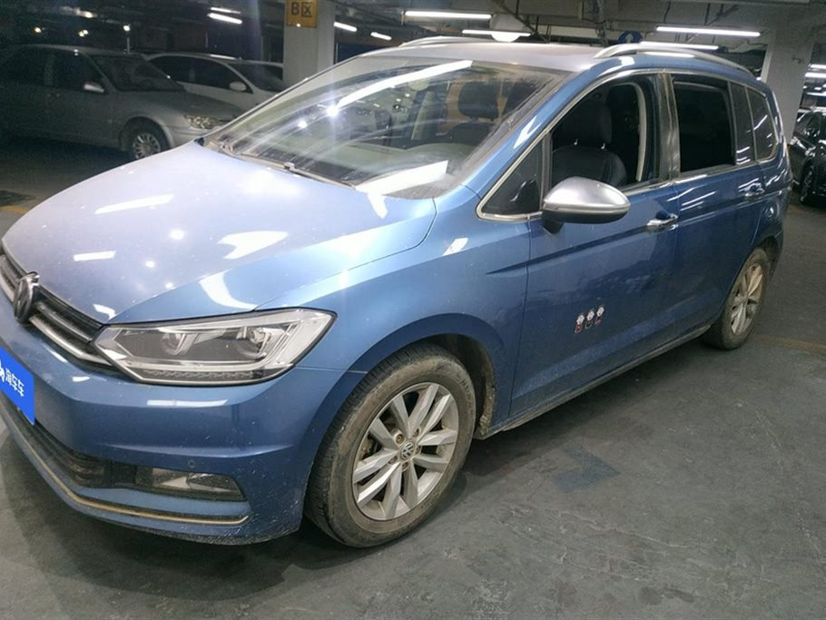 VOLKSWAGEN TOURAN 2018