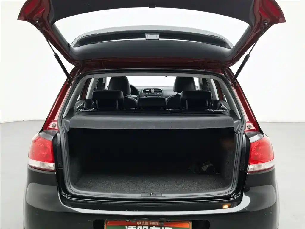 VOLKSWAGEN GOLF 2011