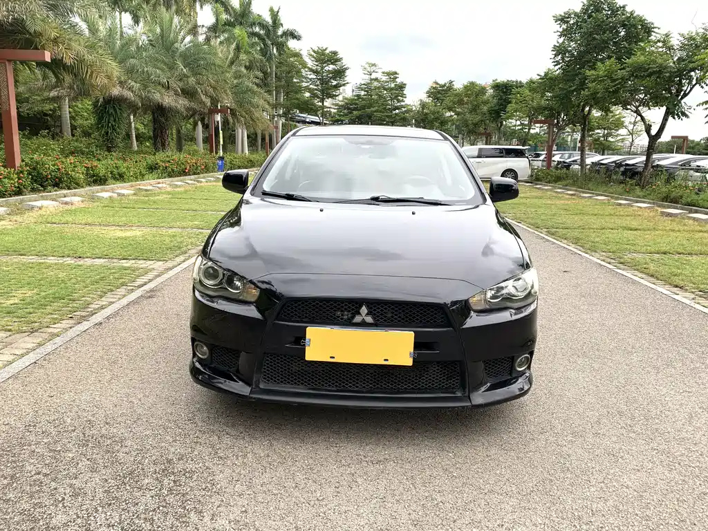 MITSUBISHI LANCER EX 2011