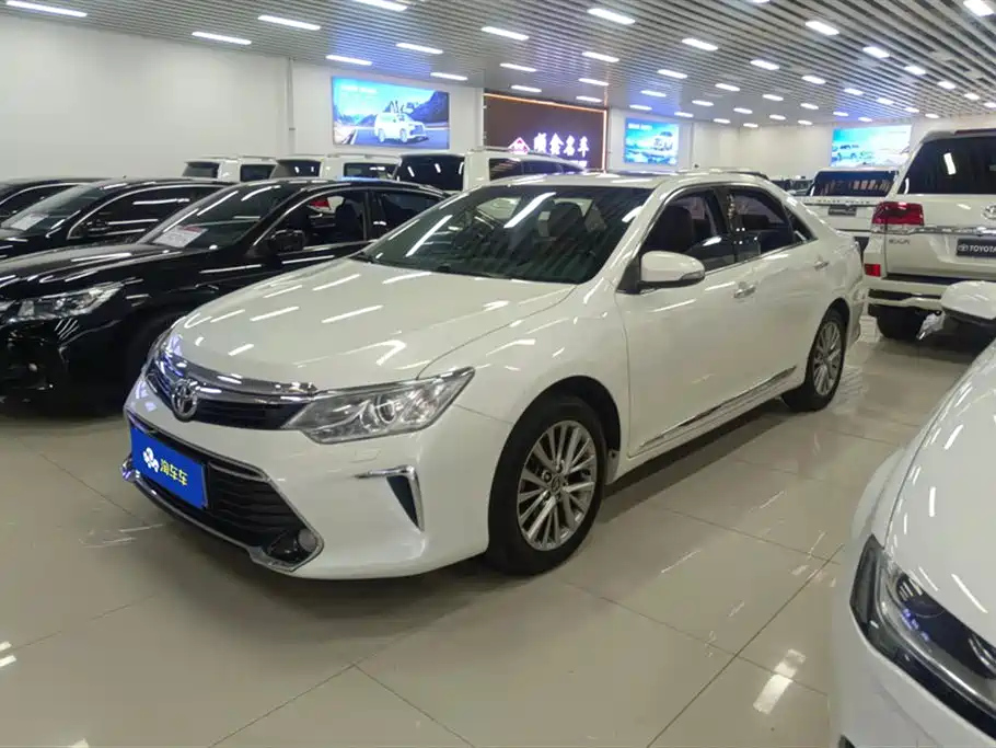 TOYOTA CAMRY 2016