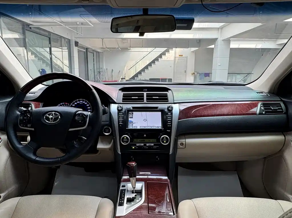 TOYOTA CAMRY 2012