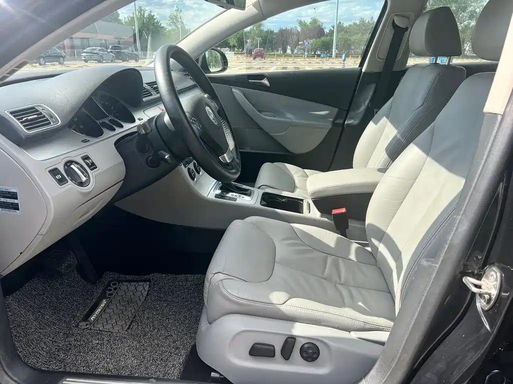 VOLKSWAGEN MAGOTAN 2010