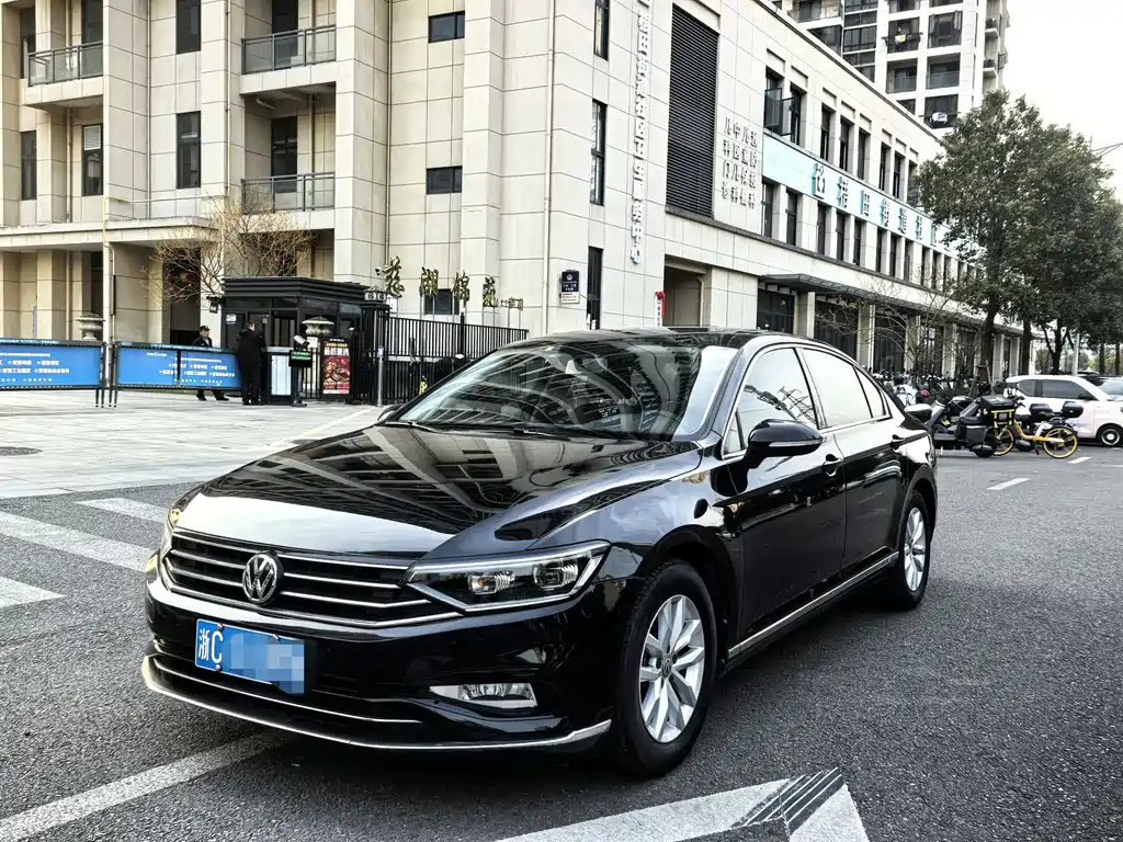 VOLKSWAGEN MAGOTAN 2020
